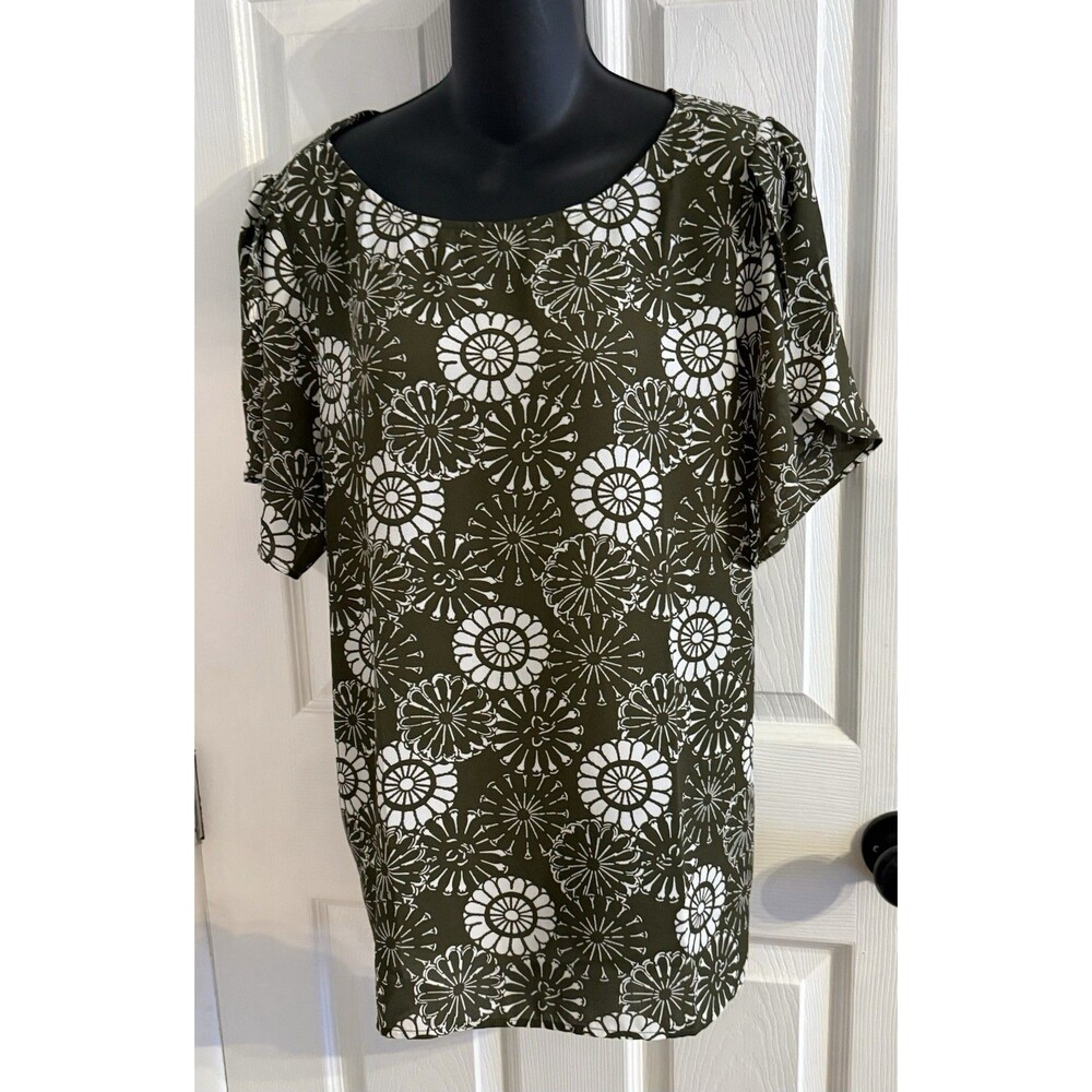 LOFT Outlet  Women’s Size Large Short Sleeve Blouse Dark Green Floral Print NWT